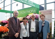 Peter Persoon, owner of Deliflor, Kathleen Hug and Hanspeter Hug, owners of BellaFlor and Margriet Beekenkamp, owner of Beekenkamp. The stand in front of the Deliflor chrysanthemums grown by Bellaflor.