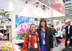 Caroline Pantoja and Christina Uricoechea of Asocolflores. At the Colombian pavillion 12 farms were showcasing their varieties.