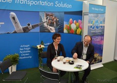 IAA, specialized in flying flowers and other perishables all over the world. On the photo Loes Beelen and Abdel Moussa