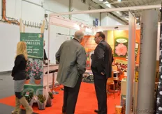 Jeremy Watkinson of PPC Labels talking with a visitor.