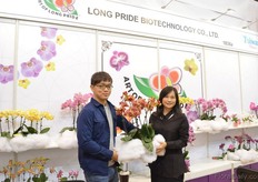 Alan Tai and Eva Chuang of Long Pride Orchids. These Taiwanese orchid breeders ship their young plants mainly to Europe and the United States. They are also increasingly supplying their products to Brazil, Turkey and Russia.