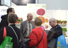 Alain Sauve of Sauve talking with visitors.