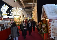 Crowded aisles at Christmasworld.