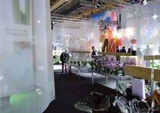 In between the booths, more presentation tables could be found.