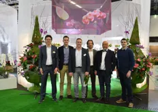 Marco Hendriks of Opti-Flor, David Stolk of Stolk Anthuriums, Karsten Haak of Lechuz, Mattijs Bodegom of Anthura, Manolo Gonzalez of Lechaza and Stephen de Boer of Go Orchids. They were presenting their products together in a booth.