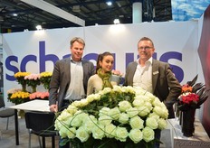 Ruud Klasens, Lesia and Hennie Brockhoff of Schreurs all behind the White Naomi.