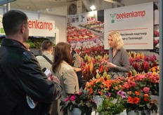 Tamara Elsgeest of Beekenkamp talking with visitors.
