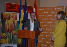 Hennie Brockhoff welcomes Carolien Spaans.