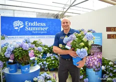 Alec Charais of Bailey Nurseries holding the Bloomstruck hydrangea (called Bloomstar in Europe). It is the fourth and most recent introduction in the Endless Summer collection. It is a heavy and aggressive bloomer, heat tolerant and has a compact growth habit.