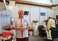 Auke Grond of Flower Business Support. They unpack Kenyan flowers in Rijnsburg, the Netherlands.