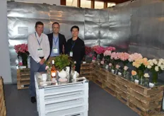 Ivan Freeman (Uhuru Flowers), Bas ter Laare (Upendo Flowers) and Kenichi Kuniedan (Rose Farm, Japan). The Wabara is a new series of flowers grown at Uhuru, and produced by the Japanese breeder Wabara.