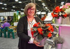 Jen Calhoun of Benary, showing the Nonstop Mocca Red.