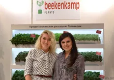 Tamara Elstgeest of Beekenkamp Plants with a customer. From the first day on the company welcomed many guests. They have seen a stable growth in the Russian market.