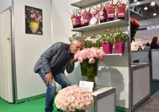 Philippe Manguy of Meilland is doing good business with the fragrant roses. He notices there are fewer growers in Russia, but specialising is taking an important role and that creates a fine ground for a product like perfume flowers, for example. Also the Kazachstan market is very friendly towards the company: least year over 150.000 rose plants were sent there.
