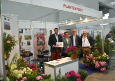 Bonjour! Il y a quatre firmas horticole qui travaille ensemble comme Plantexport pour realiser les exports a la France. In the photo Alain Sauve (chrysants), Lionel Chauvin (hortensia / hydrangea), Eric Renault and Jean Loup Pohu.