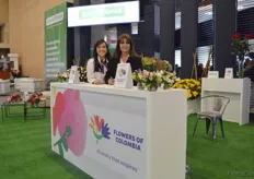 Eliana Alzate and Cristina Uricoechea of Asocolflores presenting the new brand Flores of Colombia. The goal of this brand is to promote the consumption of Colombian flowers.