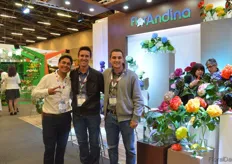 Carlos Sanchez, Diego Perdigon and Andres Escobar of FlorAndina. FlorAndina consists of a group of 30-32 growers that grow hydrangeas on 50 ha in total. One of the farms is spraying the hydrangeas and this year, they are put in the spotlight. Their main market is the US.