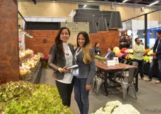"Veronica Acevedo and Lina Jaramillo of Galleria Farms won the first price in the category "Best Booth". This Colombian farm grows roses and alstroemerias in Bogota and Chrysanthemums and hydrangeas in Medillin."