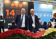 Livio Turco and Nicolo Barile of Barile. They introduced a new brand: Wow Mountain Rose. According to Turco, the roses in this brand are from a selection of best quality growers in Kenya that grow flowers on an altitude from 1600 meters above sea level. The special focus is on the vase life, which needs to be 14 days. The brand is exclusive to Barile's customers.