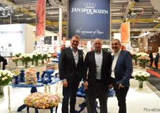 Erik Spek and Dean Rule of Jan Spek Rozen with Tom Biondo of Royal Flowers. A new garden type rose collection bred by Jan Spek Rozen, called Pride of Jane, with matching P.O.S. material has been put on the US market by Royal Flowers.
