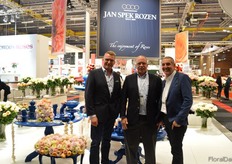 Erik Spek and Dean Rule of Jan Spek Rozen with Tom Biondo of Royal Flowers. A new garden type rose collection bred by Jan Spek Rozen, called Pride of Jane, with matching P.O.S. material has been put on the US market by Royal Flowers.