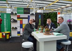 Renee van der Voort, Willem Lautenbag en Jan Boers of Smithers-Oasis/Floralife.
