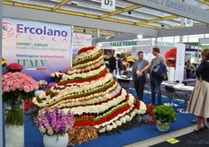 The dress made out of flowers of Ercolano Flora.