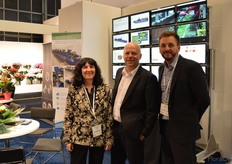 Dopmenique Kooij, Laurent Surriray and Marc Molitor of Mecaflor presenting their Tied Bouquets Machine that they introduced last year.