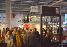 Crowded aisles. In 2017, 43,233 visitors made their way to Frankfurt am Main to see the products of the 1,000 exhibitors at Christmasworld.