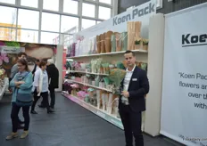 Marco van der Werf of Koen Pack. They are exhibiting at the Floradecora for the second time and like last year, they are present at Floradecora in collaboration with Dümmen Orange. This year as well, Dümmen Orange is showing their breeding products in combination with the packaging of Koen Pack.