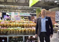 Esben Hansen of Rosa Aps. This Danish pot rose grower is promoting their products at the GASA booth and is satisfied with the reactions they receive from the Italian consumers.