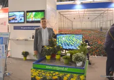 Cock van Bommel of Erfgoed presenting their eb and flood floors. Several Italian growers are already using their floors, but by participating at the exhibition, they are eager to grow on this market. They are exhibiting at the exhibition for the first time and according to Bommel, the Italian pot and bedding plant growers can shorten their growing period by about a 25 percent with an Erfgood floor.