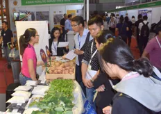 A lot of attention for the products of Fresh Studio. Check out the potatoes!