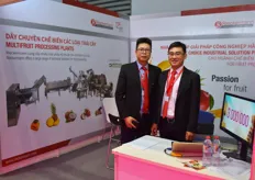 Tran Hoai Nam with Rieckermann, delivering multifruit processing plants