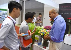 The multicolored roses of Royal Flowers gained a lot of attention