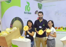Rijk Zwaan recently opened a subsidiairy in Vietnam. In the photo Jean-Marie Rozec with his team. http://www.hortidaily.com/article/39520/Rijk-Zwaan-opens-subsidiary-in-Vietnam