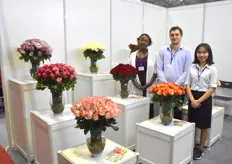 Aisha Nzibo, Valerian Barreau & Jane with Zena Roses, the only Kenian rose supplier on the exhibition