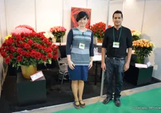 And one more, famous Kenian grower, sending their roses to all corners of the world: PJ Dave, here represented by Irinia Meged and Trishil Patel