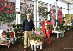 Eric Juckers and Adri Gillissen of ABZ Seeds presenting Summer Breeze Pink and Summer Breeze Rose. They are two brand-new double flowering strawberry varieties. Summer Breeze has a lot of flowers and each flower produces a strawberry. They've already showed it at the IPM Essen and are now introducing it to the North American market. They have trialed it in the US and Proven Winners will start producing it on a large scale for next Spring retail sales.