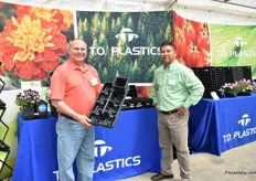 Doug Lauberstein and Noel Yan of N.O. Plastics presenting their new 2 quart, 5.5” growing system. The 5.5” square pot has detailed bi-level drain holes combined with specialty feet integrate to maximise drainage. The 8 count tray has dual-cell features designed to increase airflow and prevent disease. The tray is engineered to hold up 35 lbs and has automation grooves constructed on the bottom of the tray sit multi-tray handling.