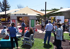 Cheni Filios of PanAmerican Seed telling visitors more about the Corona Dianthus, a new series that consists of four colors. The main thing about this series are the large flowers of the plant.