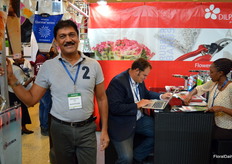 Mohammed Iqbal of DilPack, the Dillewijn Zwapak subsidiary in Kenya provding sleeves and other necessities in flower processing and floristry, present as usual!