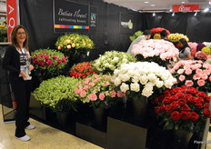 Batian Flowers was one of the award winning growers, granted gold for its new Florinca variety White Pearls. On the photo Helene Mulder.