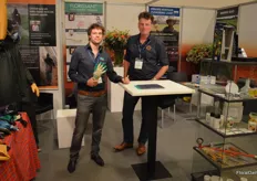 Floris Muilwijk and Jaap van Staaveren from Ufo Supplies. Within the rose growing industry, many thousands of gloves are being used every year. Ufo is one of its suppliers, and continuesly in search of the perfect rose glove.