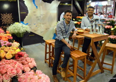 Black Tulip and Fontana Group, two different gatherings of roses, whereby the first contains a wider assortment of summer flowers, while the later contains growers all focussed on roses. Together, these growers won about half the cups awarded at the opening ceremony. On the photo Arfhan Mughal and Girish Appana.