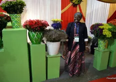 Grace Owati of summer flower grower Cultural de Afrique