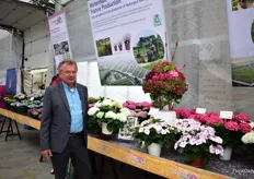 Kees Eveleens of Horteve breeding showing the new white hortensia, named Hortensia Macrophylla Bride. According to Eveleens, it is an improvement of a currnet variety as it is whither and sturdier.