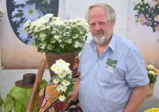 And there new Cut Chrysanthemum is shown by Jürgen von Driesch, sales manager from Brandkamp.