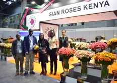 The team of Sian Roses presenting a newly branded sleeve. More on this later in FloralDaily.