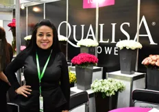 Doris Guerra of Qualisa. They grow roses and alstroemerias in Equador and export around 40 percent of their production volume to Russia and they are eager to expand in this market. For the first time this, they are presenting their alstroemerias to their Russian customes and according to Guerra, the reactions are very positive.